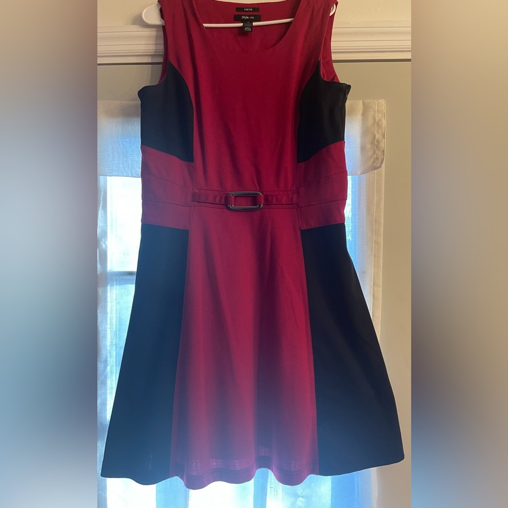 Sleeveless color block red and black dress